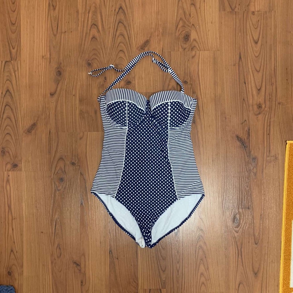 Bathing suit